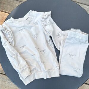 White Ruffle Bow Print Set